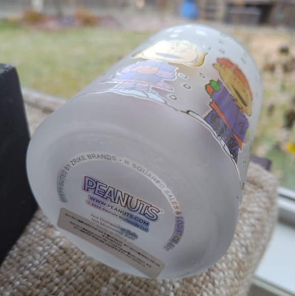 Frosted Glass Peanuts CHARLIE BROWN Christmas Tree Snoopy Lucy etc Caroling - Picture 4 of 6